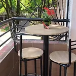 Apartamento S301 con balcon Estadio y Metro